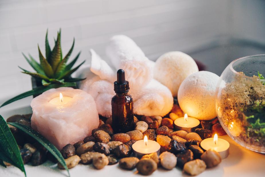 Antiviral Essential Oils: How to make hand sanitiser, strengthen immunity and clean the air in your home